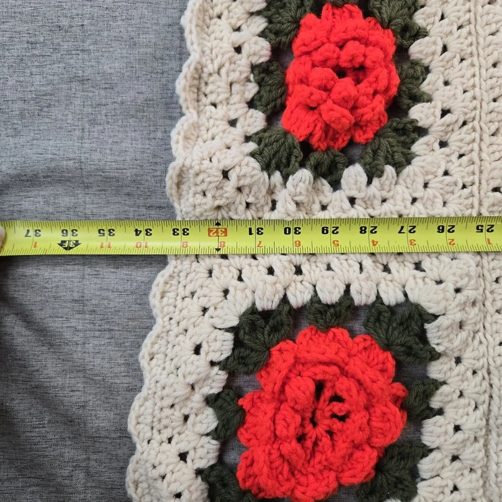 Crochet Lap Afghan Throw Blanket Squares w/ 3-D Roses 33
